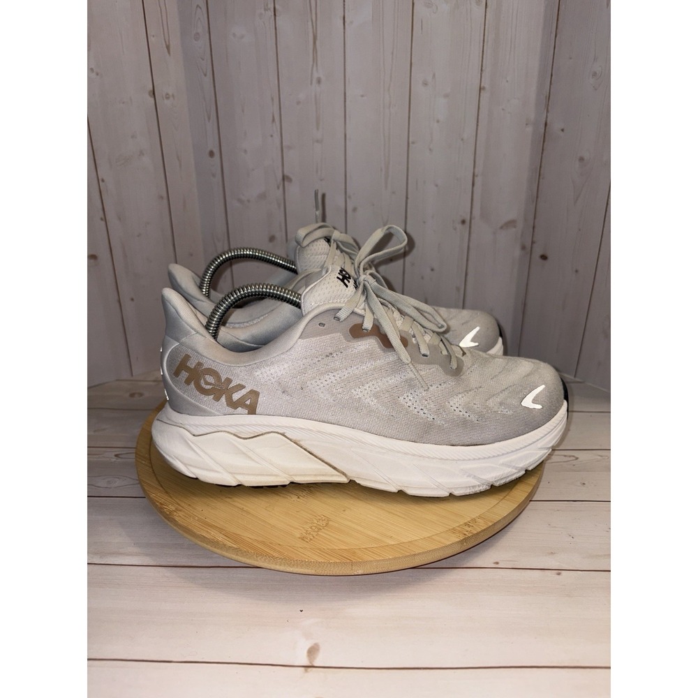 Hoka One One Arahi 6 nimbus cloud rose gold 8.5D Wide